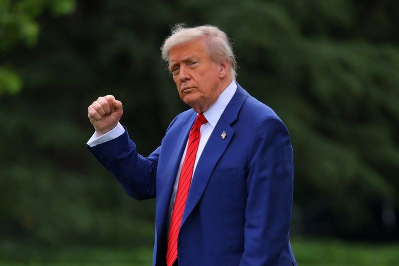 Rejeição a Trump chega a 62% em meio a tensões internacionais 