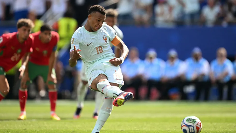 França vence Marrocos e avança à semifinal da Copa do Mundo