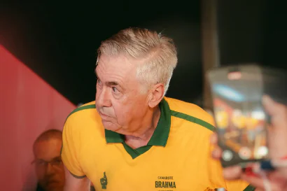 Ancelotti marca presença no Carnaval de Salvador