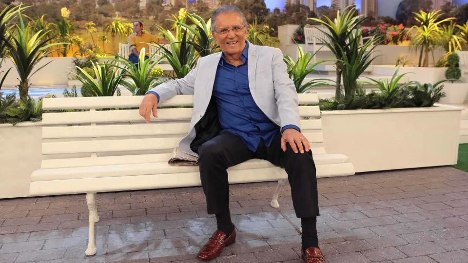 Carlos Alberto de Nóbrega tem cirurgia de marcapasso cancelada