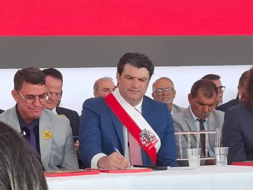 Leo Bezerra assume Prefeitura de João Pessoa após renúncia de Cícero Lucena