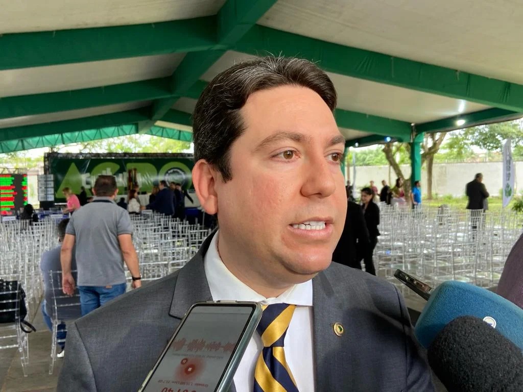 Felipe Leitão critica pesquisa eleitoral e anuncia medidas para contestar resultado na Paraíba