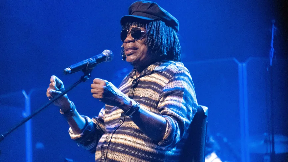 Justiça devolve a Milton Nascimento direitos da música "Travessia"