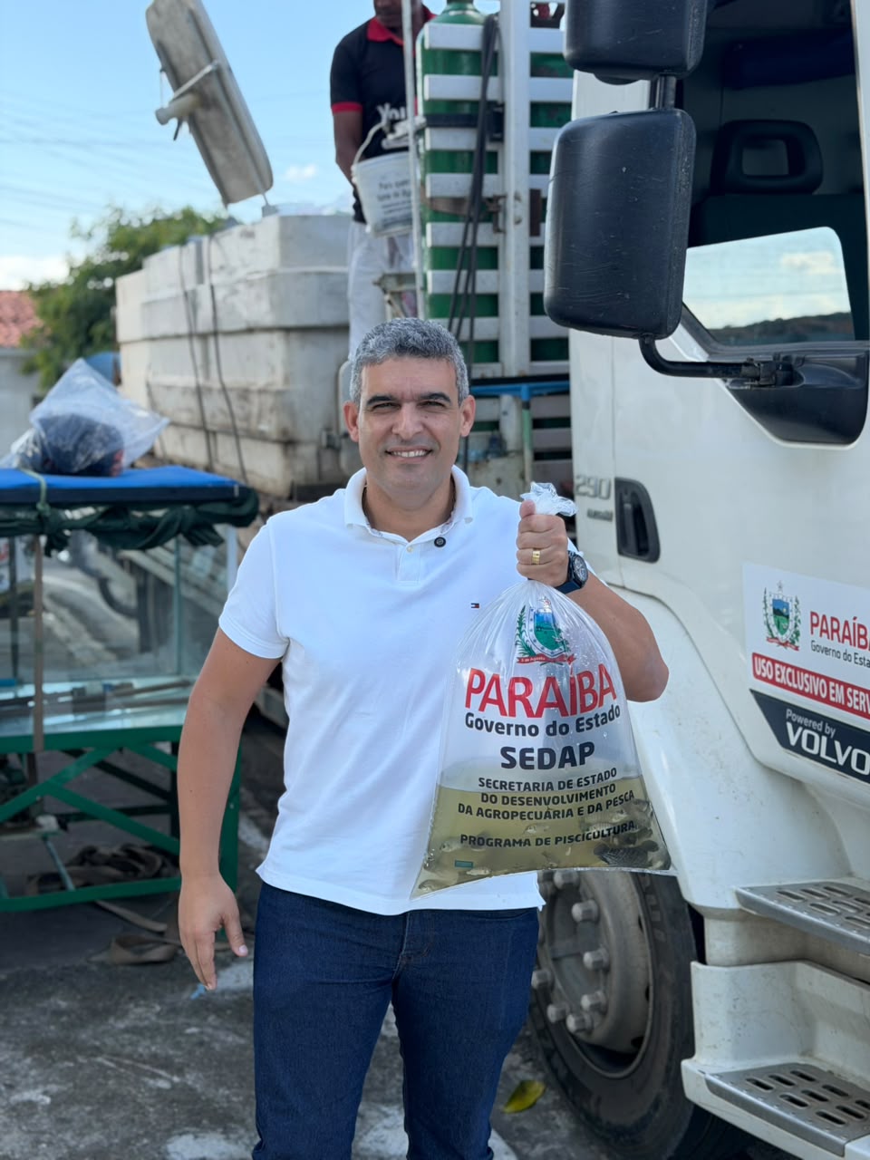 Lagoa de Dentro recebe alevinos de tilápia para fortalecer piscicultura