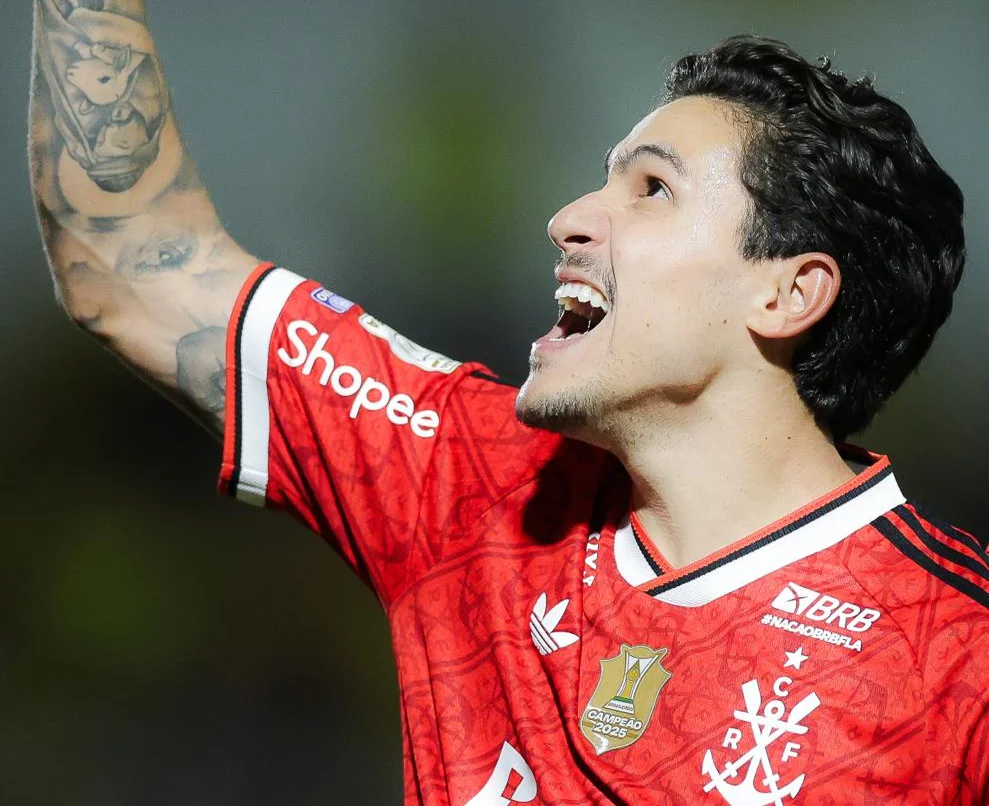 Flamengo goleia Mirassol por 5 a 1 e cola no Palmeiras