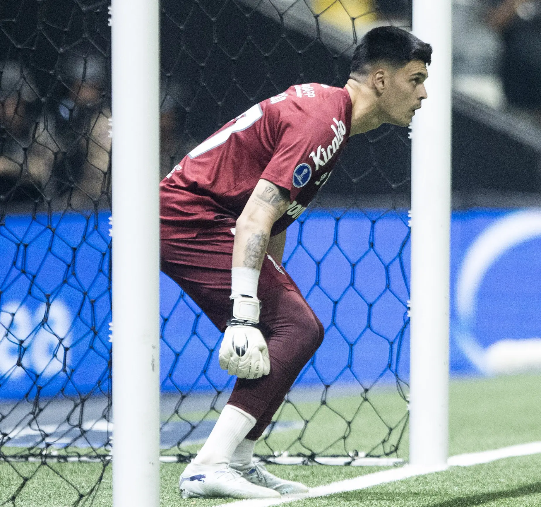 Gabriel Brazão desfalca Santos contra o Remo por dores no ombro