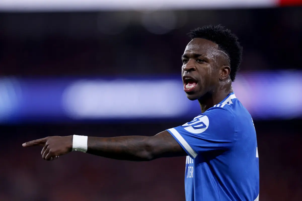 Vini Jr critica protocolo antirracismo na Champions