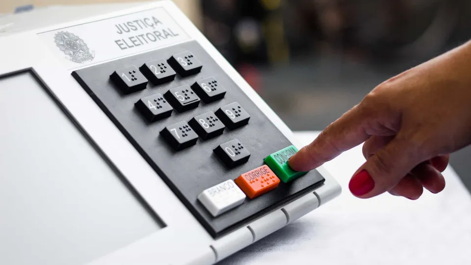 Convenções partidárias iniciam etapa decisiva das eleições