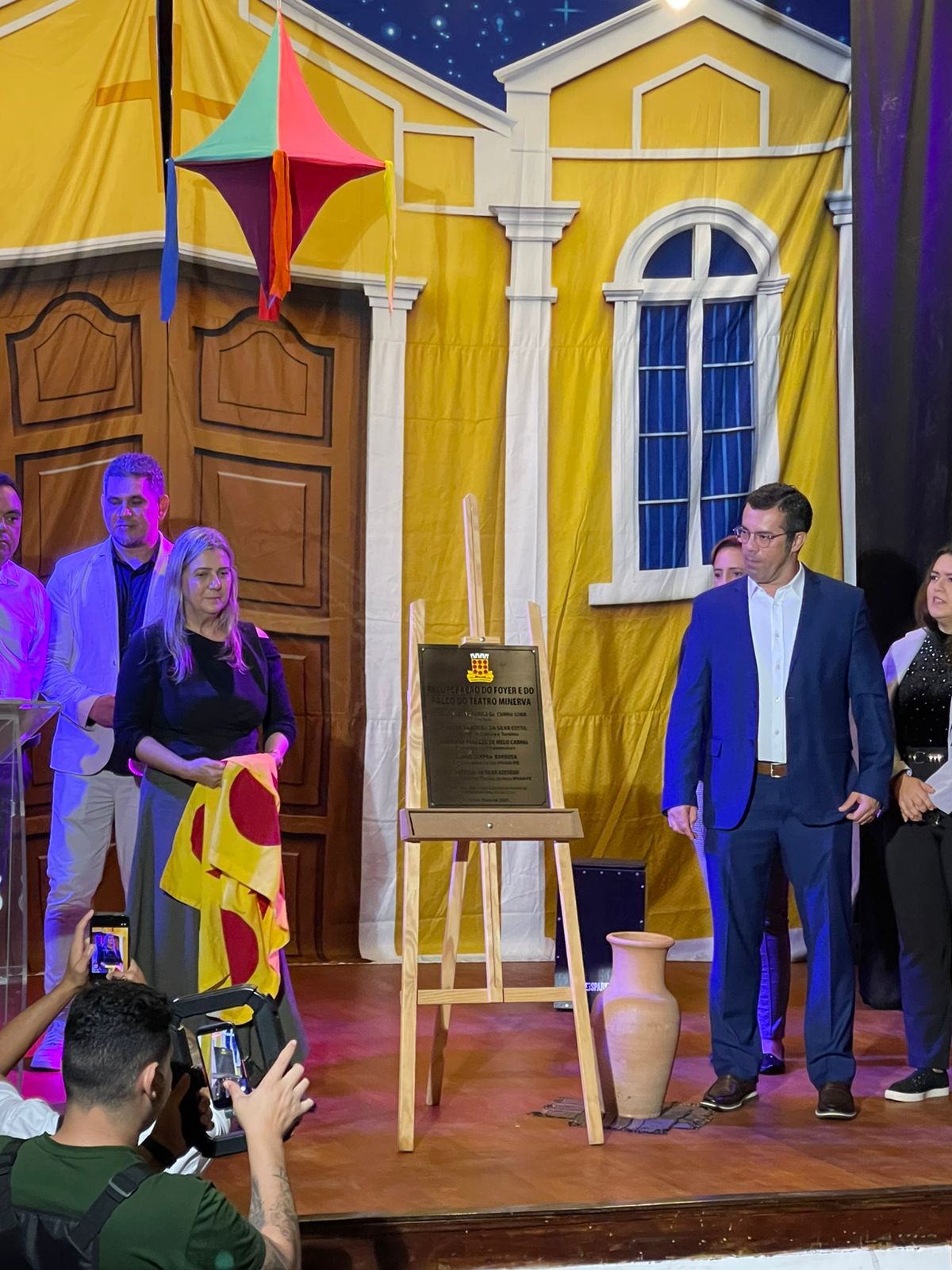 Teatro Minerva é reinaugurado após restauro em Areia