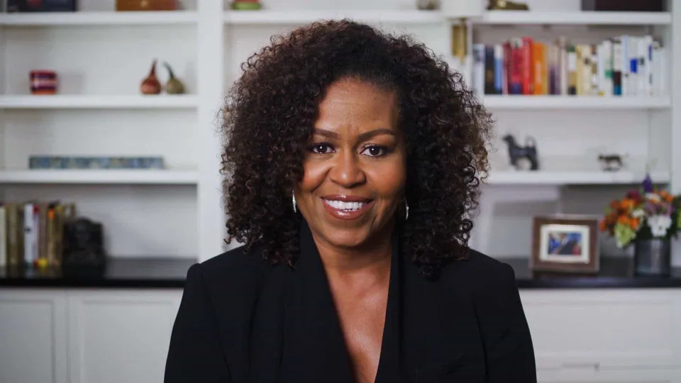 Michelle Obama diz que não sente falta das filhas em casa