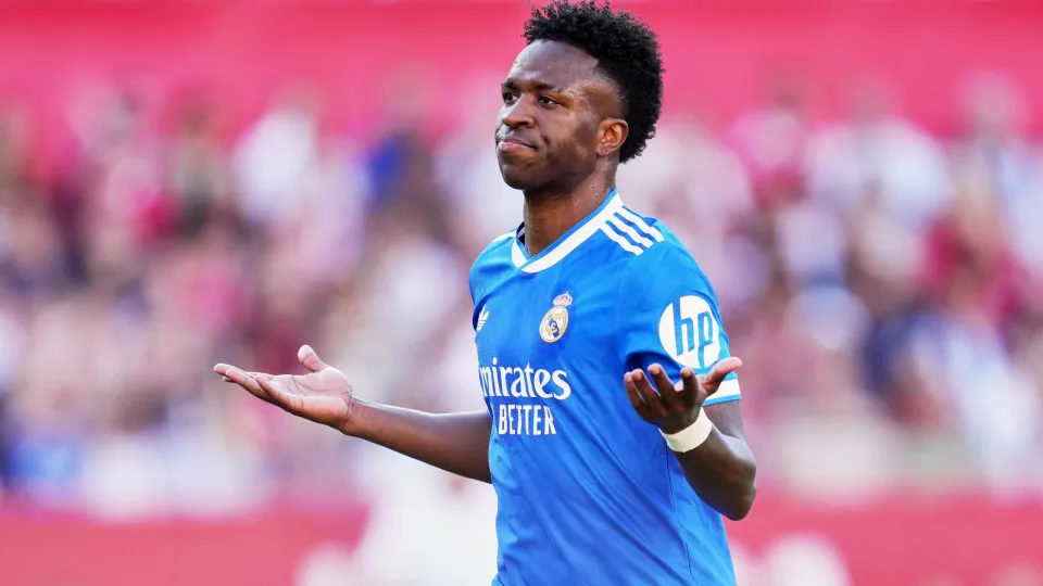 Arsenal mantém interesse em Vinícius Júnior e aguarda decisão do Real
