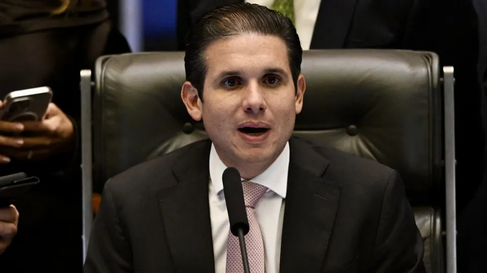 Hugo Motta quer votar reforma eleitoral ainda em 2026
