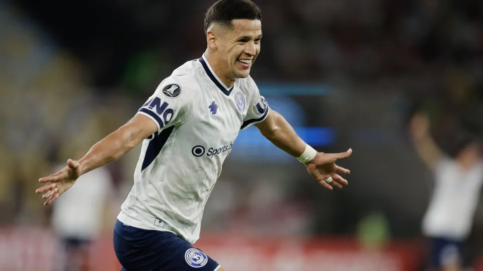 Alex Arce brilha na Libertadores e vira “Haaland paraguaio”