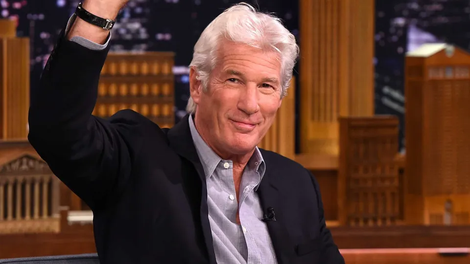 Richard Gere chama Trump de “louco” e critica cenário político dos EUA