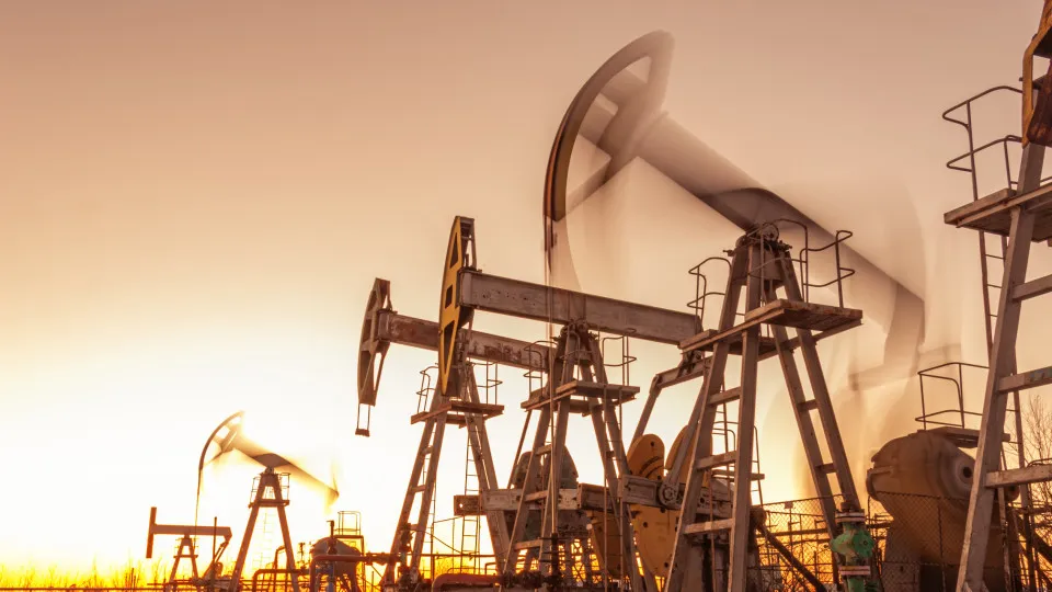 Ataque a oleoduto saudita ameaça oferta global de petróleo
