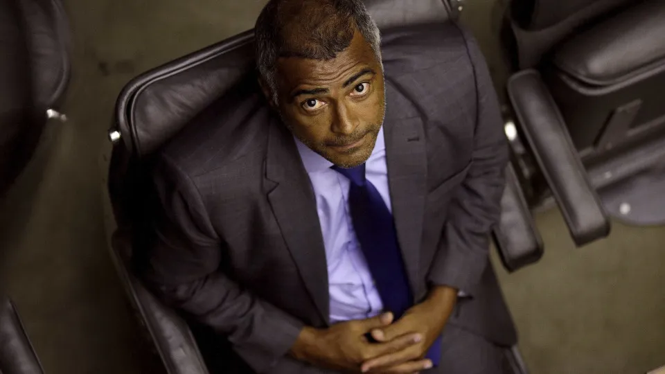 Romário mantém mandato para votar sobre fim da escala 6x1