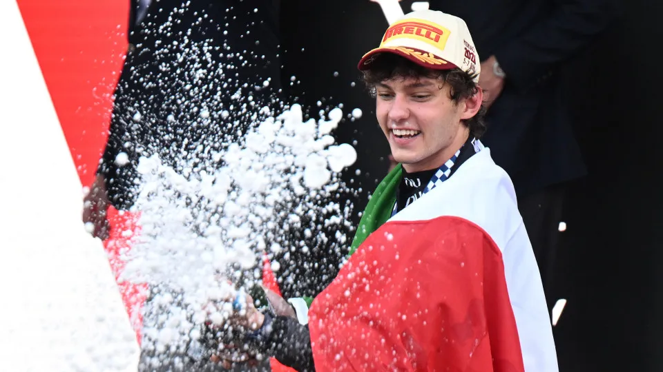 Kimi Antonelli vence em Mônaco e amplia liderança na Fórmula 1